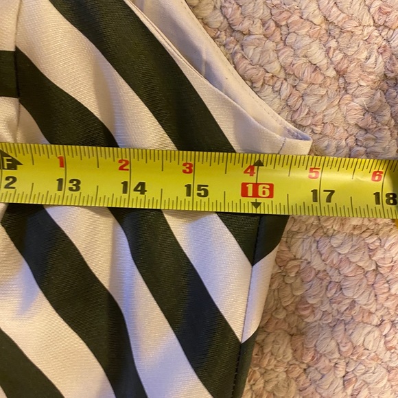 Lord and Taylor dress size 6 - Picture 12 of 17